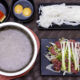 Bữa sáng miễn phí cho khách lưu trú với menu Âu/ Á đa dạng, chất lượng